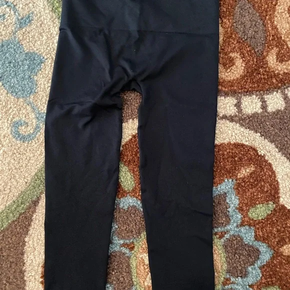 Soma Capri Pants Very Stretchy Size M - Picture 1 of 5